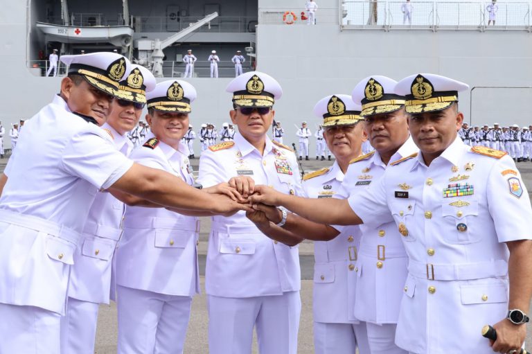 Pangkoarmada II Pimpin Sertijab Tiga Jabatan Strategis di Jajaran Koarmada…