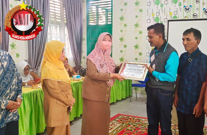 Permudah Kinerja Wartawan, DPP AMI Serahkan Sertifikat Penghargaan