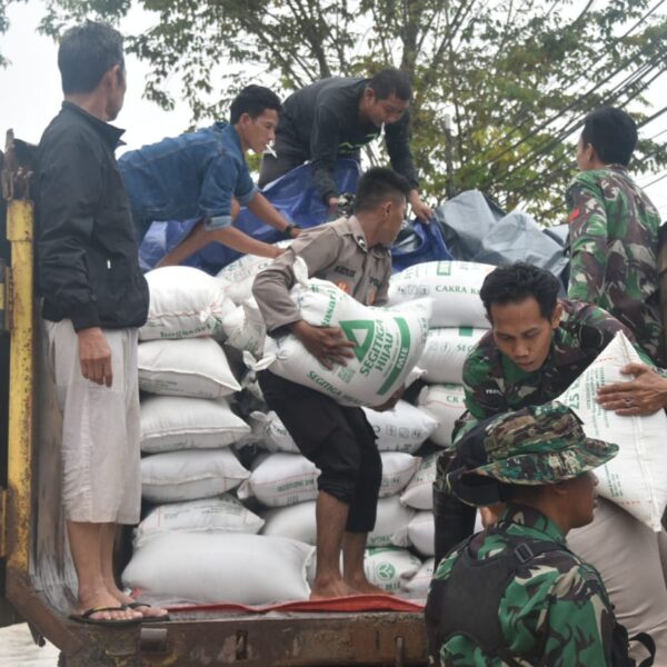 Gerak Cepat TNI Polri dan Pemerintah Daerah Pantau Banjir Serta…