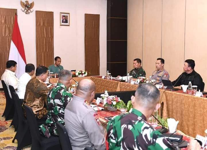 Presiden Minta TNI Polri Kawal Pembangunan untuk Tingkatkan…
