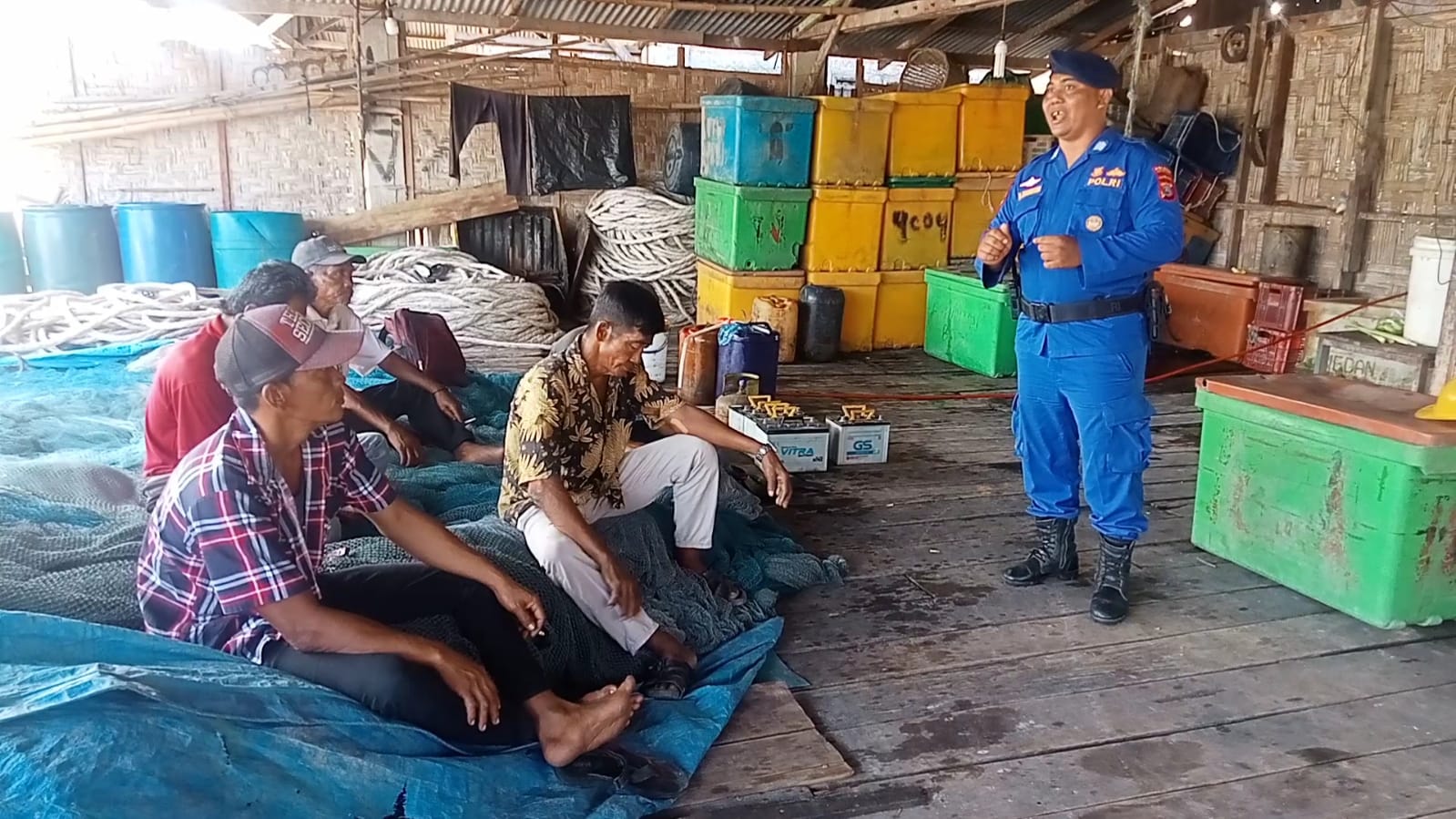 Satpol Airud Patroli Dikmas, Tentang Batas Penangkapan Ikan di Wilayah Pengelolaan Perikanan Negara Indonesia Kepada Nelayan Pantai Cermin. 
