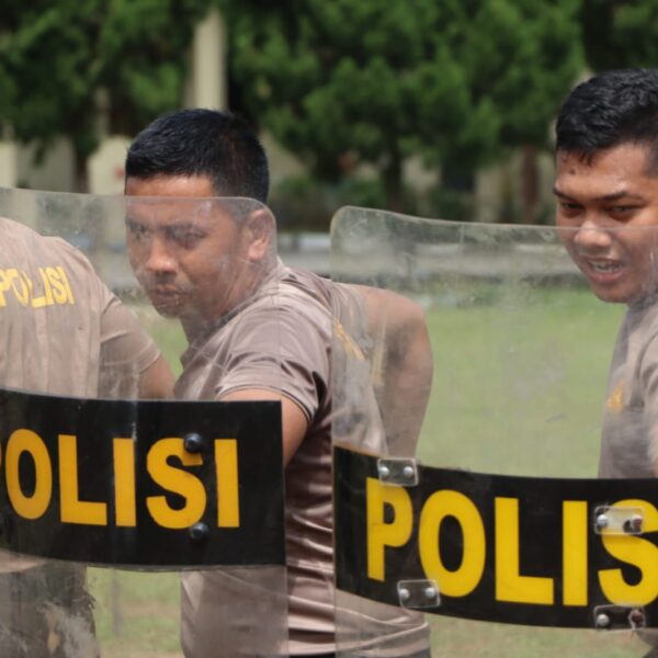 Kapolda Sumatera Utara Bersama Kapolres Sergai, Melaksanakan Pelatihan Sispam Kota, Jelang Operasi Mantap Brata 2023-2024.