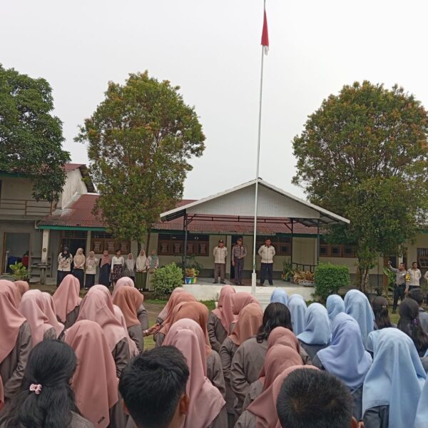 Kapolsek Tanjung Beringin AKP Tobat Sihombing Beserta Personil, Melakukan Penyuluhan Tentang Perundungan dan Penyuluhan hukum, di Sekolah SMP Swasta Pancasila. 