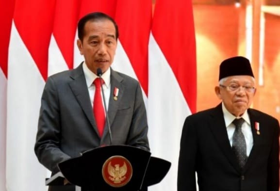 Presiden Jokowi Tetapkan Aturan THR dan Gaji ke-13