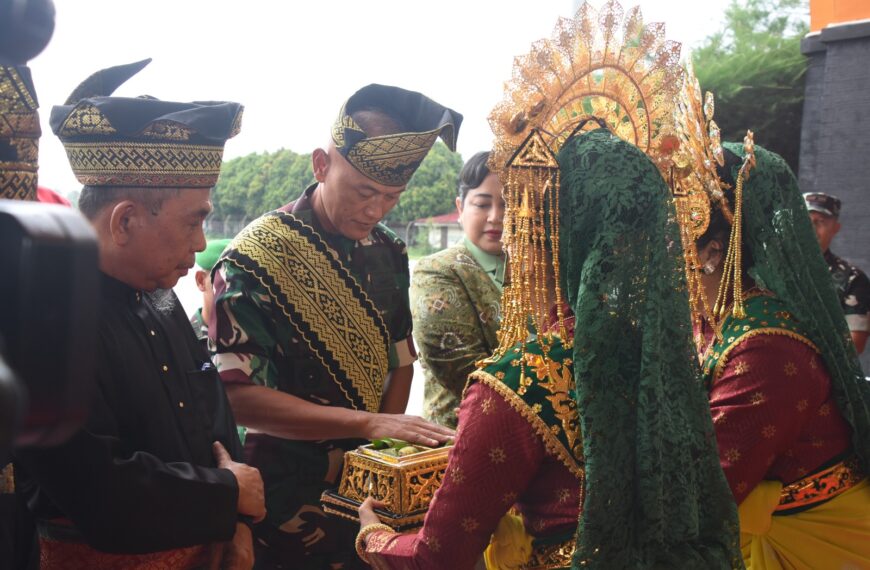 Brigjen TNI Dany Rakca Sambut Inspektur Jendral Angkatan…