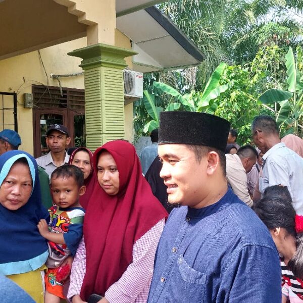Ustadz Abbas Rambe Buka Pasar Sedekah Sembako Murah di Kabupaten Langkat