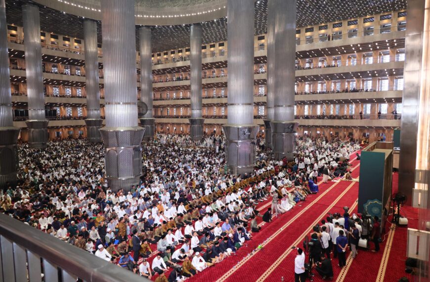 Sholat Idul Adha di Istiqlal, Menteri AHY: Mari Tingkatkan Kepedulian…